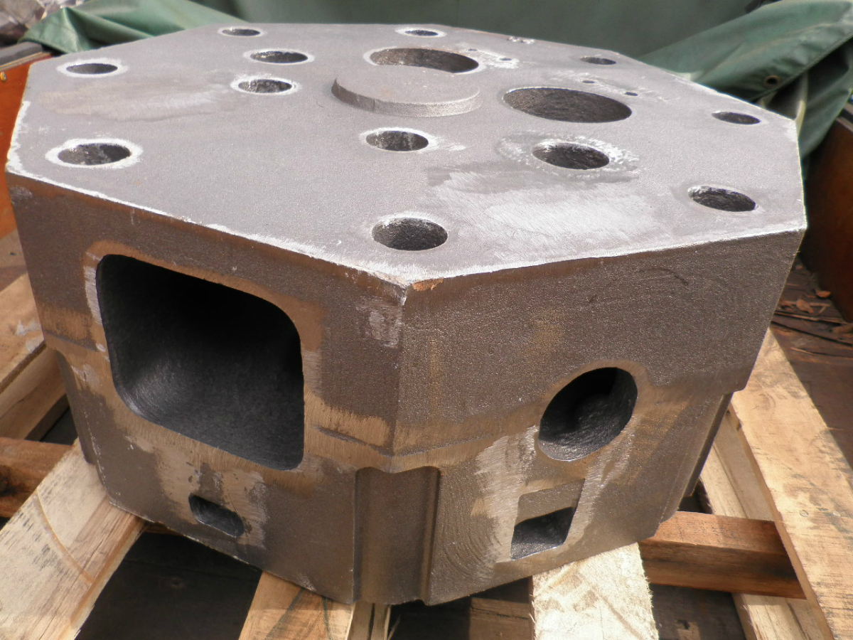 内燃機用シリンダーカバー 内燃機用シリンダーカバー