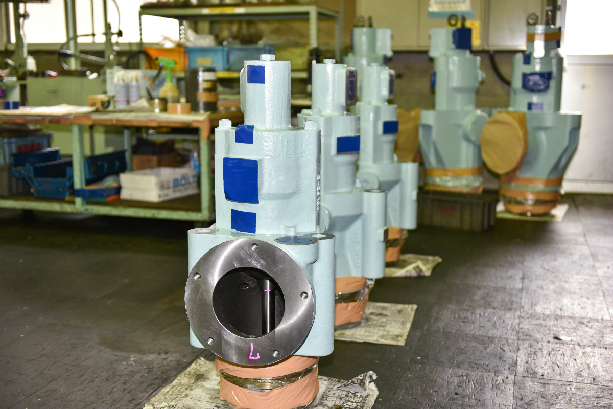 2サイクルエンジン　排気弁完備